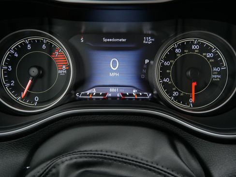 Used 2019 Jeep Cherokee Trailhawk w/ Cold Weather Group AWD/4WD image 21