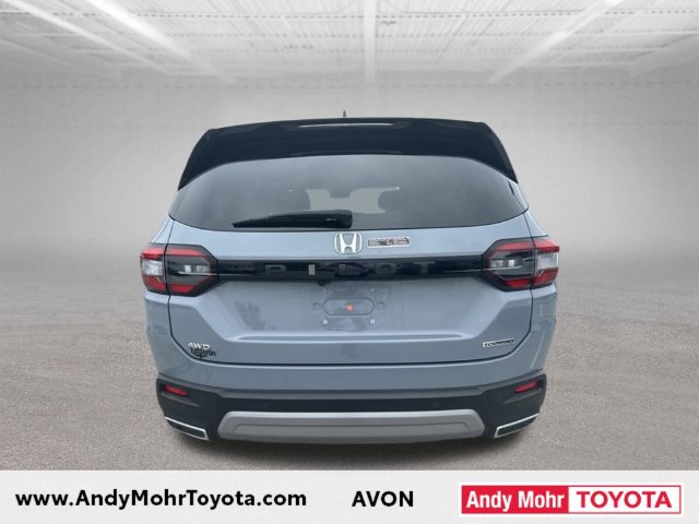 Used 2025 Honda Pilot Touring image 7