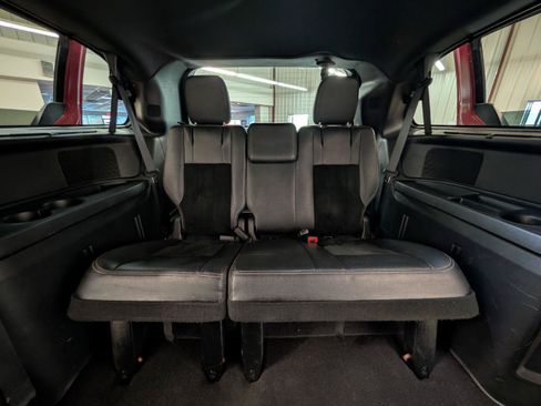 Used 2016 Dodge Grand Caravan SXT FWD image 39