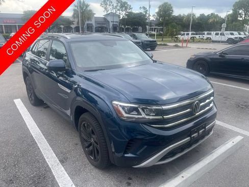 Used 2023 Volkswagen Atlas Cross Sport SE AWD/4WD image 2