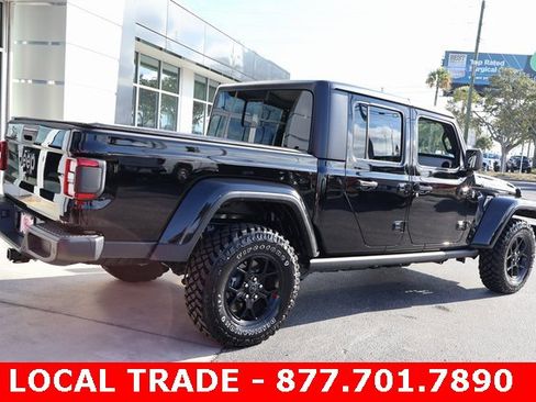 Used 2025 Jeep Gladiator Willys image 7