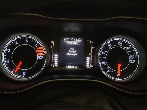 Used 2019 Jeep Cherokee Latitude Plus image 23