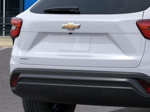 New 2026 Chevrolet Trax LS w/ Driver Confidence Package FWD image 38