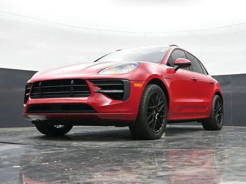 Used 2021 Porsche Macan GTS w/ Sport Chrono Package AWD/4WD image 39