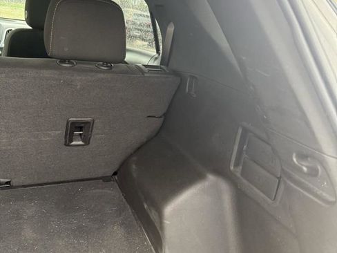 Used 2022 Chevrolet Equinox LT w/ Driver Convenience Package image 23