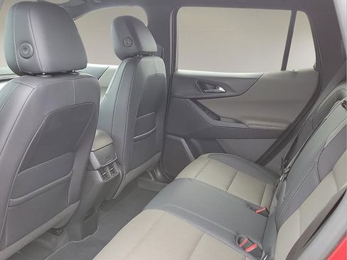 Used 2025 Chevrolet Equinox LT w/ Convenience Package II image 9