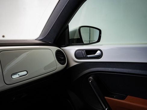 Used 2017 Volkswagen Beetle 1.8T S image 31