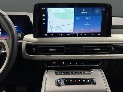 Used 2025 Lincoln Aviator Reserve w/ Equipment Group 201A AWD/4WD image 13