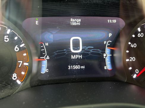 Used 2025 Jeep Compass Trailhawk w/ Trailer Tow Group AWD/4WD image 40