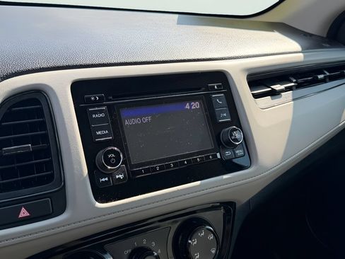 Used 2022 Honda HR-V LX image 22