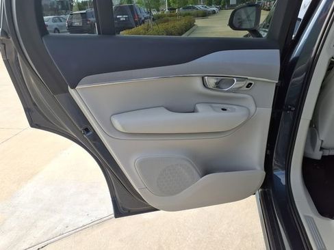 Used 2024 Volvo XC90 B5 Core w/ Protection Package Premier AWD/4WD image 17