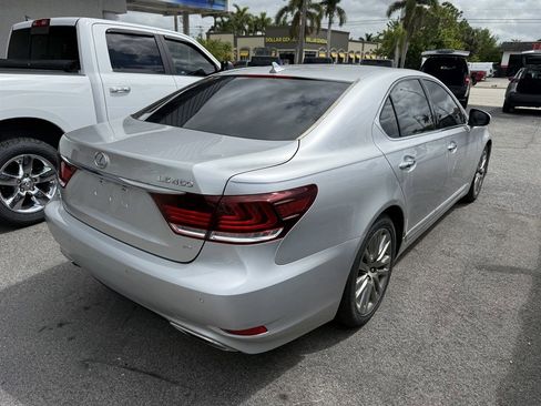 Used 2013 Lexus LS 460 AWD w/ Comfort Pkg image 2