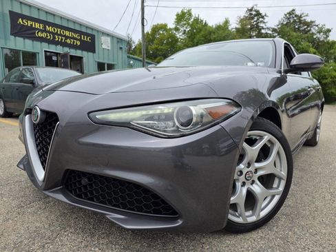 Used 2018 Alfa Romeo Giulia Ti AWD/4WD image 2