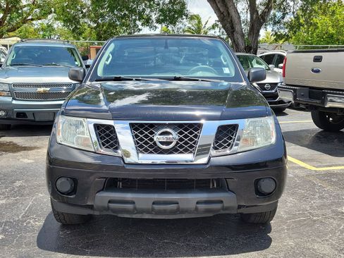 Used 2014 Nissan Frontier SV RWD image 2