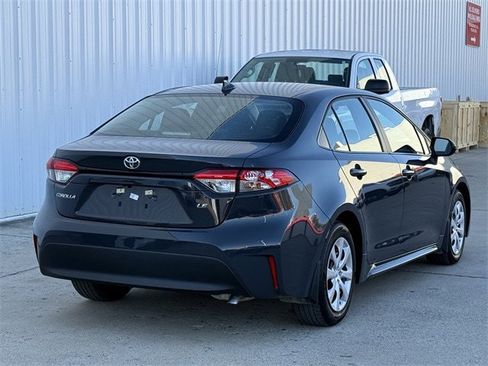 Used 2025 Toyota Corolla LE image 4