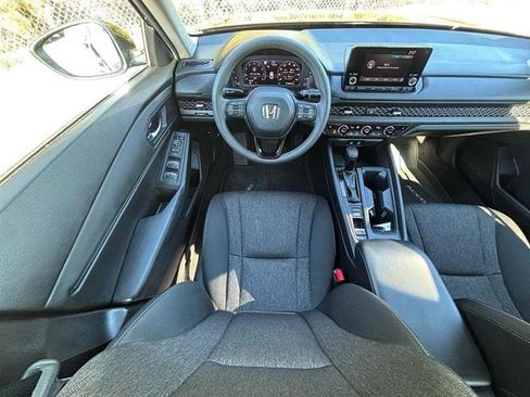 Used 2025 Honda Accord SE image 11