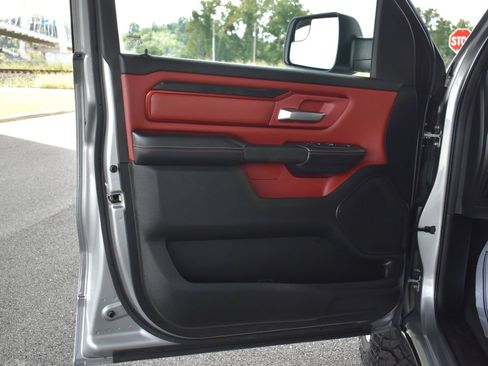 Used 2019 RAM 1500 Rebel AWD/4WD image 11