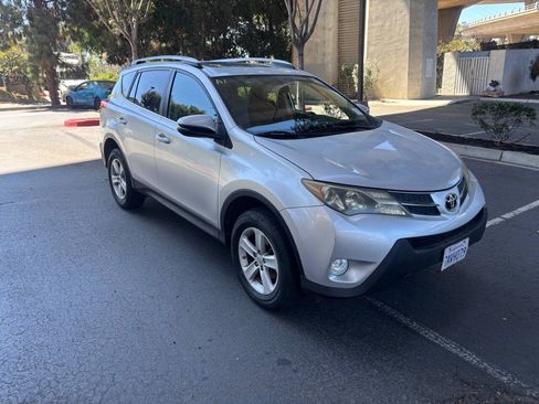 Used 2013 Toyota RAV4 XLE FWD image 8