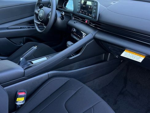 New 2025 Hyundai Elantra Sport image 16