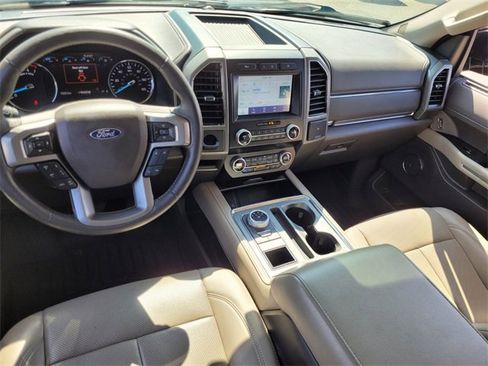 Used 2021 Ford Expedition XLT image 7