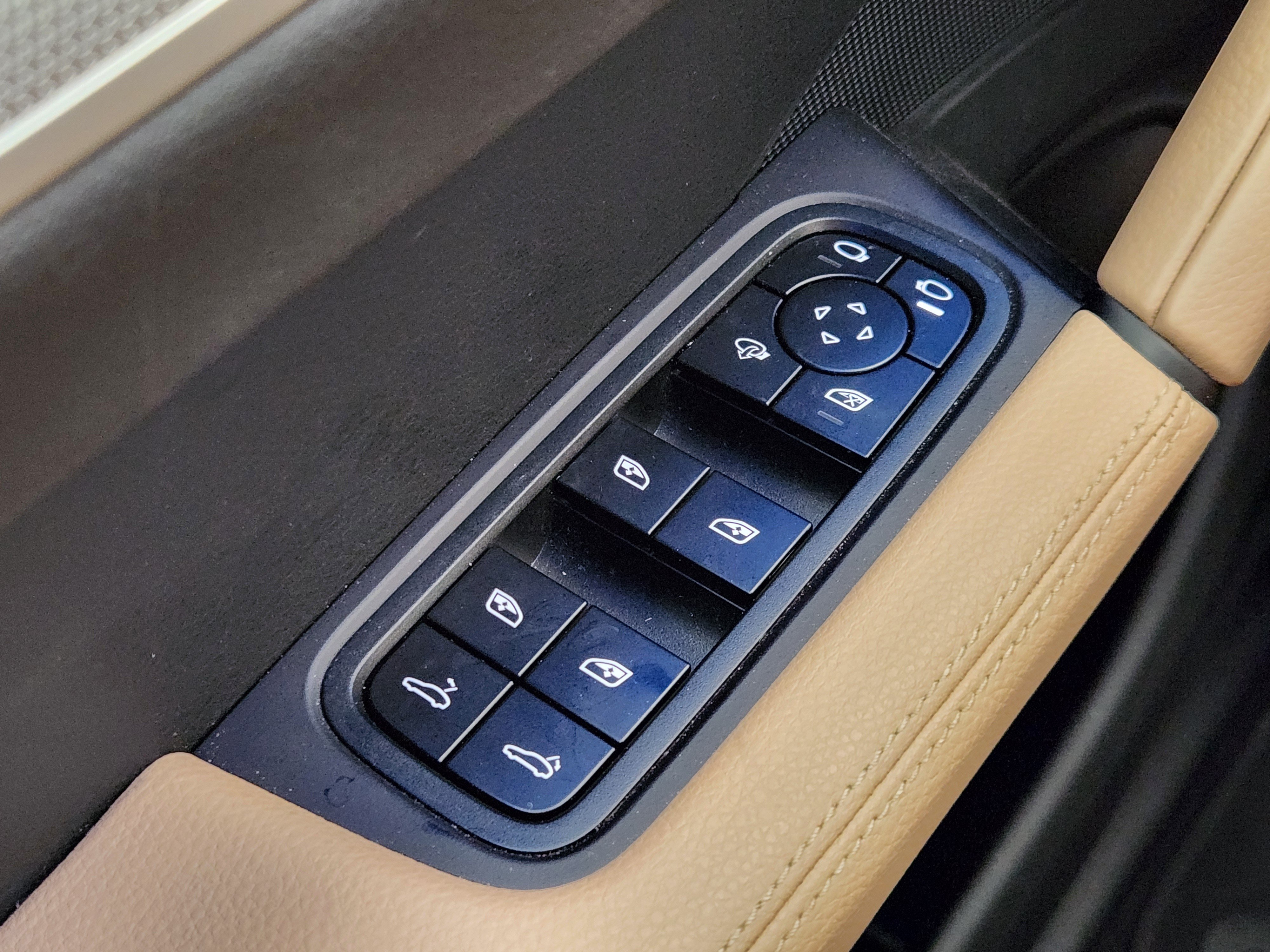 Certified 2026 Porsche Cayenne AWD/4WD image 22