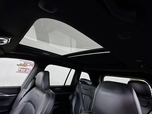 Used 2022 Jeep Grand Cherokee Overland AWD/4WD image 11