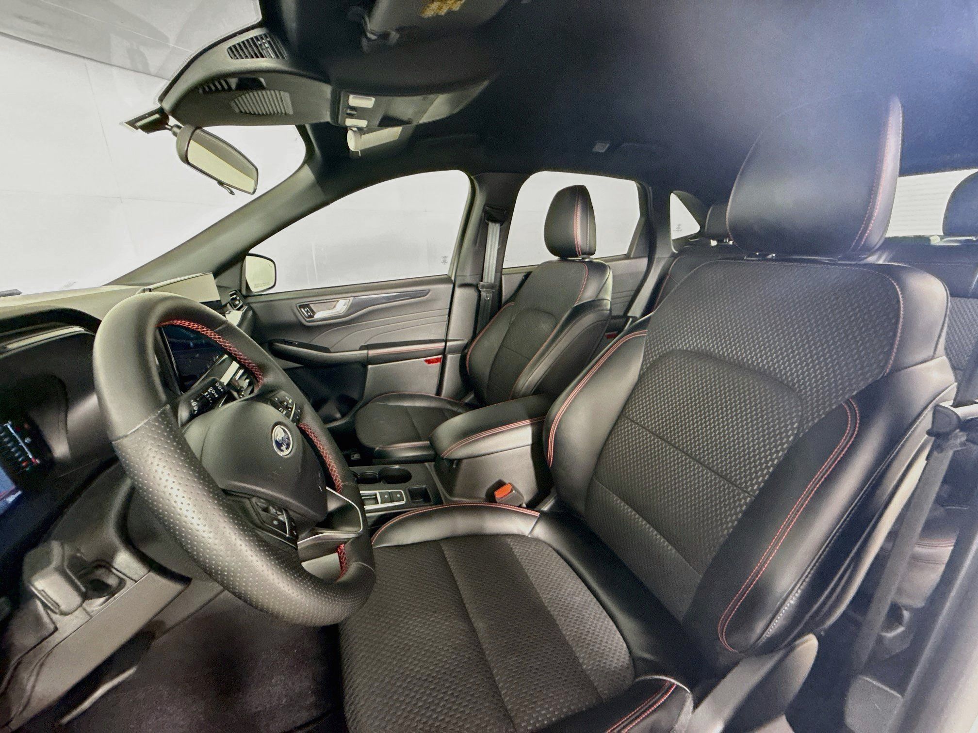 Used 2024 Ford Escape ST-Line w/ Tech Pack #1 FWD image 25