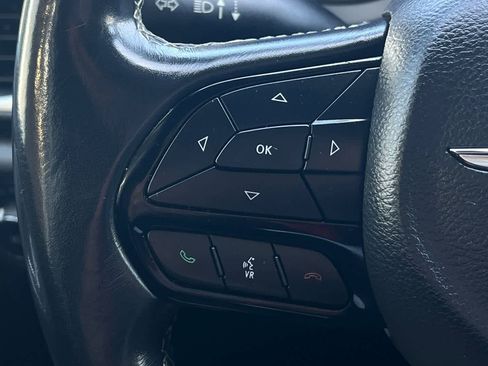 Used 2020 Chrysler Pacifica Touring w/ S Appearance Package FWD image 31