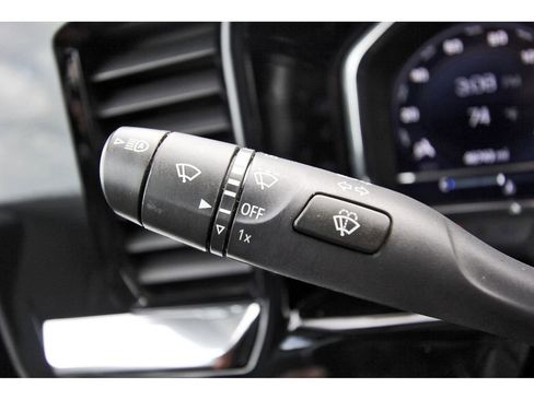 Used 2025 Chevrolet Silverado 1500 LT image 17