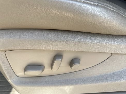 Used 2016 GMC Yukon SLT w/ Open Road Package image 11