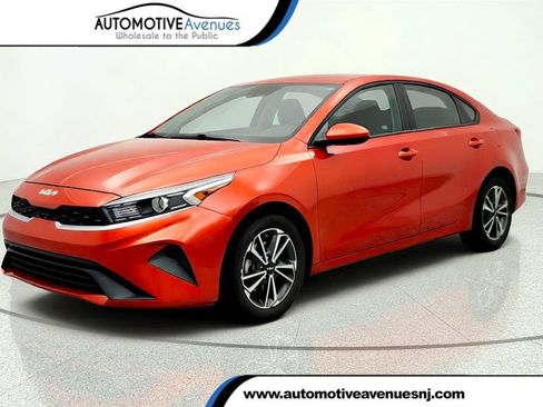 Used 2023 Kia Forte LXS FWD image 1