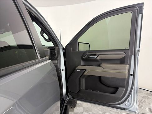 Used 2023 Chevrolet Silverado 1500 ZR2 w/ Technology Package image 30