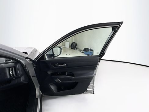 Used 2023 Nissan Pathfinder SL w/ Black Appearance Package image 34