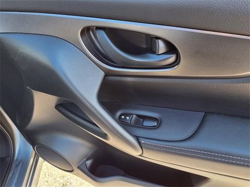 Certified 2021 Nissan Rogue Sport S image 22