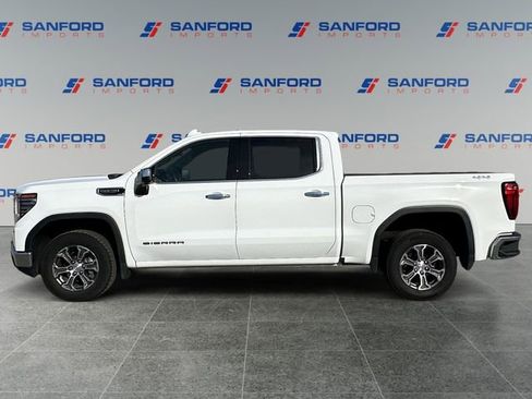 Used 2025 GMC Sierra 1500 SLT image 2