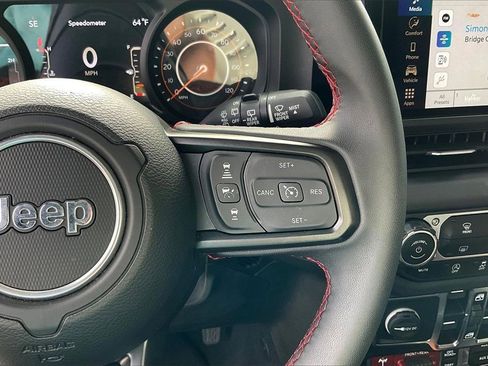 Used 2024 Jeep Wrangler Unlimited Rubicon image 19