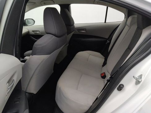 Used 2020 Toyota Corolla LE image 18