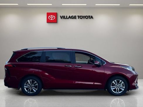 Certified 2026 Toyota Sienna Limited FWD image 6