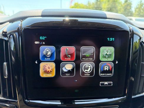 Used 2019 Chevrolet Traverse LT FWD image 14