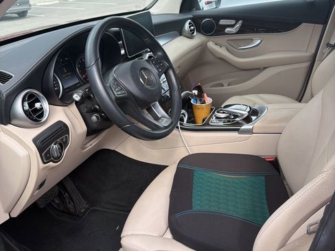 Used 2017 Mercedes-Benz GLC 300 4MATIC Coupe image 10