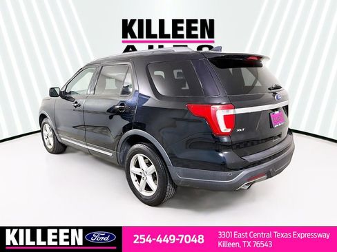 Used 2018 Ford Explorer XLT image 6
