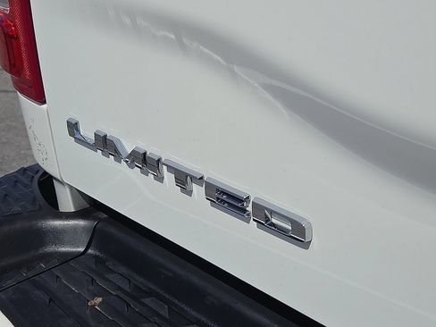 Used 2024 RAM 3500 Limited AWD/4WD image 17