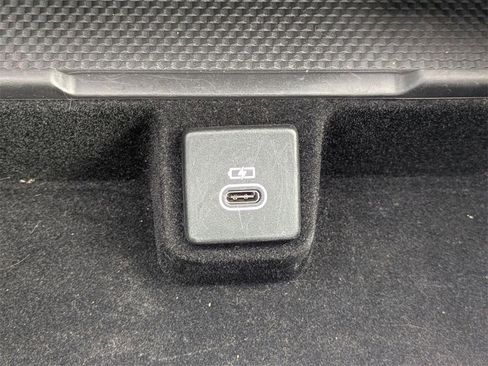 Used 2023 Land Rover Range Rover SE image 31