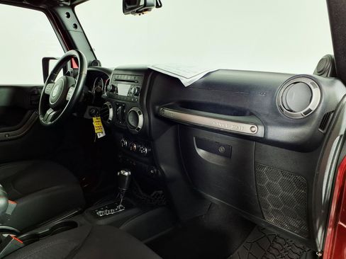 Used 2013 Jeep Wrangler Unlimited Sport AWD/4WD image 9