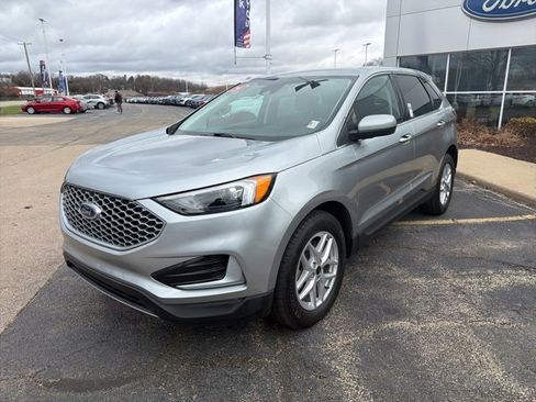 Certified 2024 Ford Edge SEL image 3