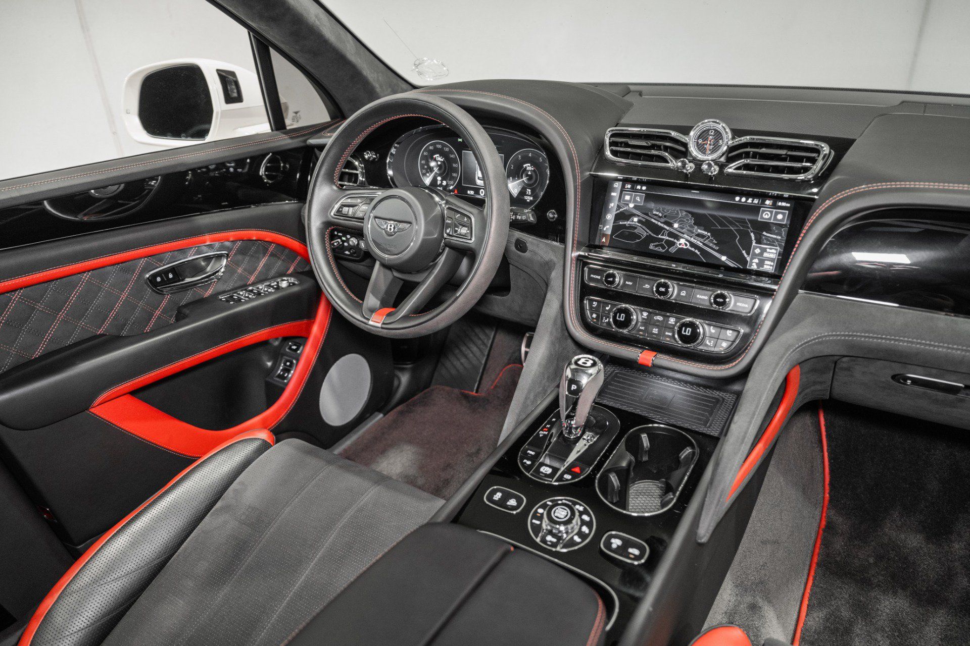 Used 2021 Bentley Bentayga Speed AWD/4WD image 18
