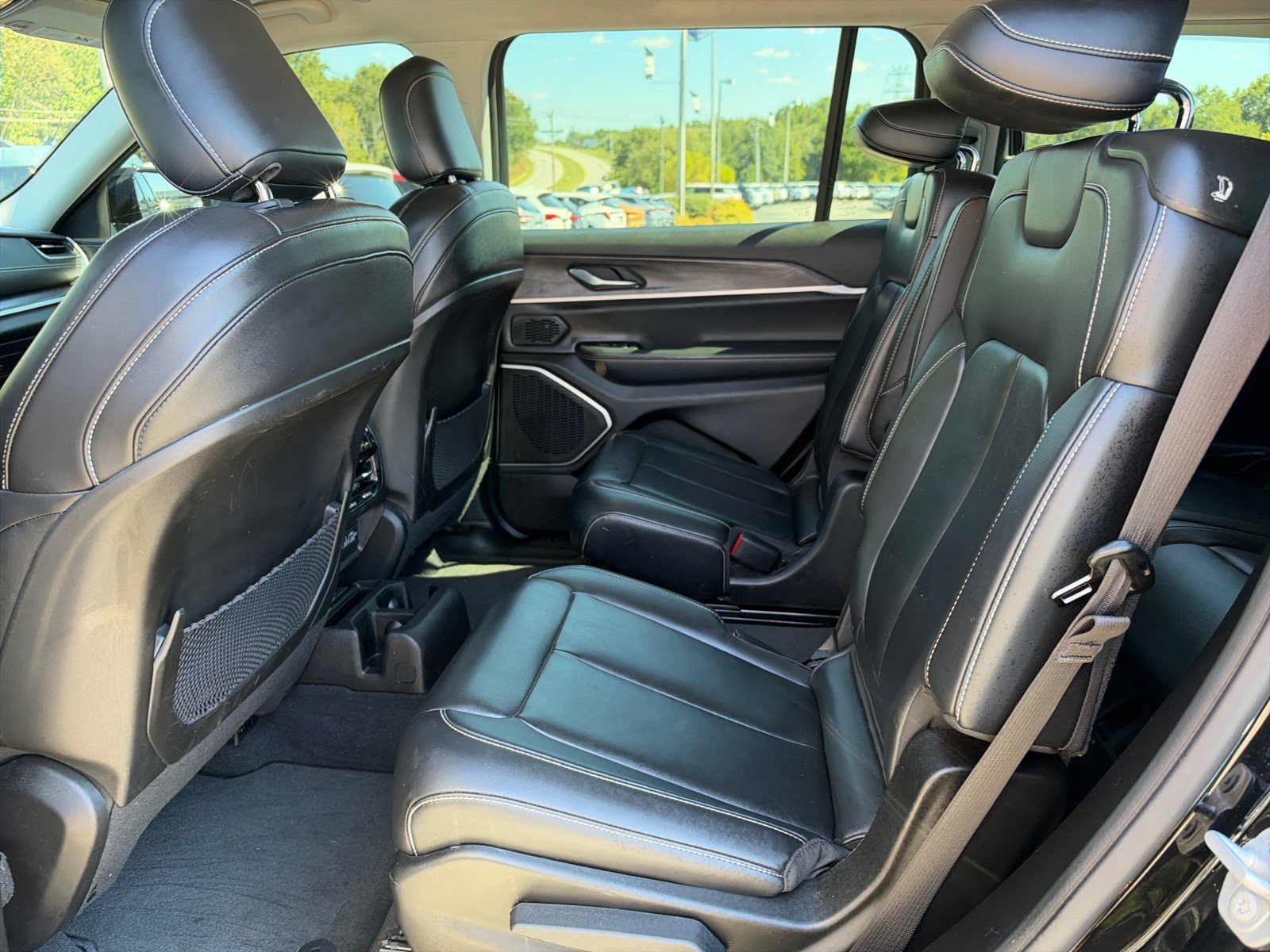 Used 2022 Jeep Grand Cherokee L Limited RWD image 10