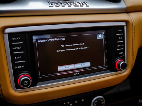 Used 2016 Ferrari California T image 71