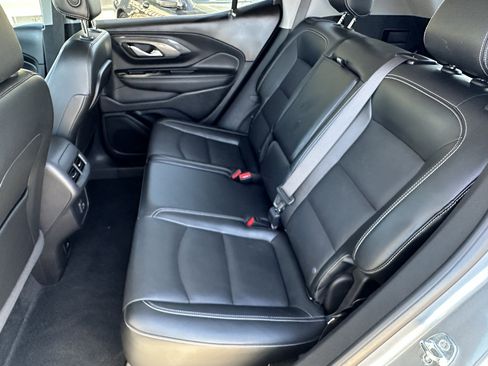 Used 2023 GMC Terrain SLT image 19