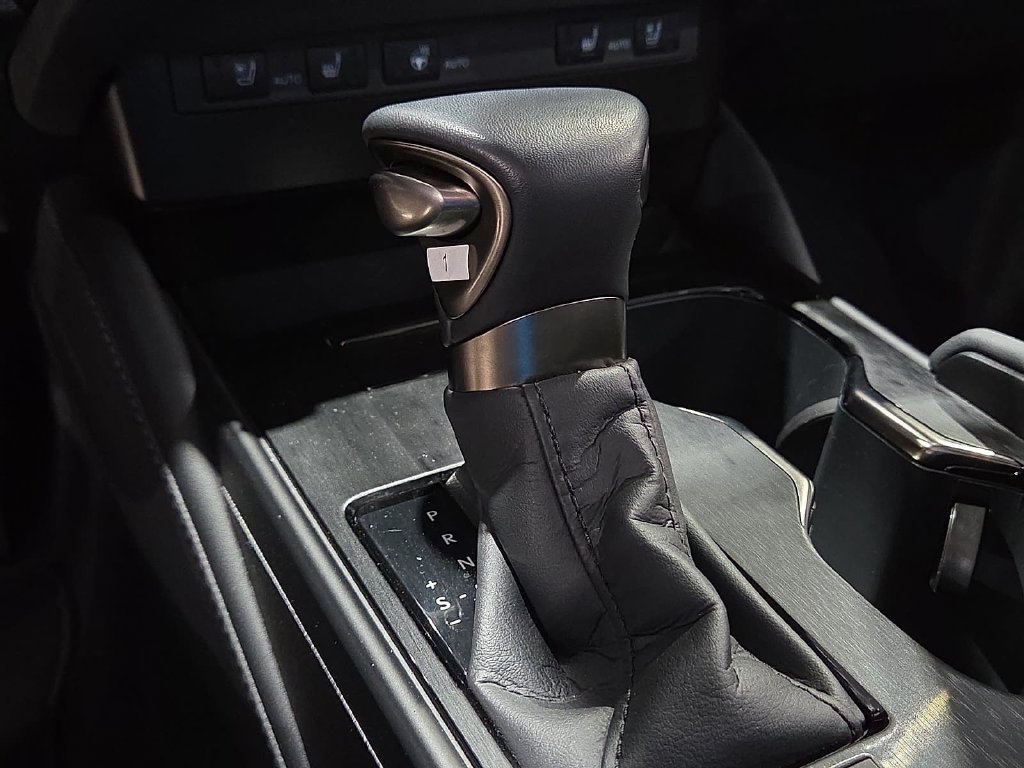 Used 2025 Lexus ES 350 w/ Premium Package FWD image 26